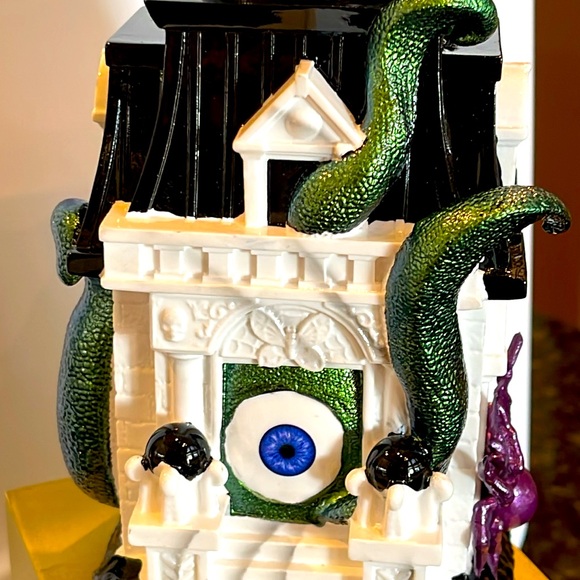 🎃BBW HAUNTED HOUSE🎃 FOAMING HAND SOAP DISPENSER, REFILLABLE, PUSH PUMP NWT - Picture 2 of 9